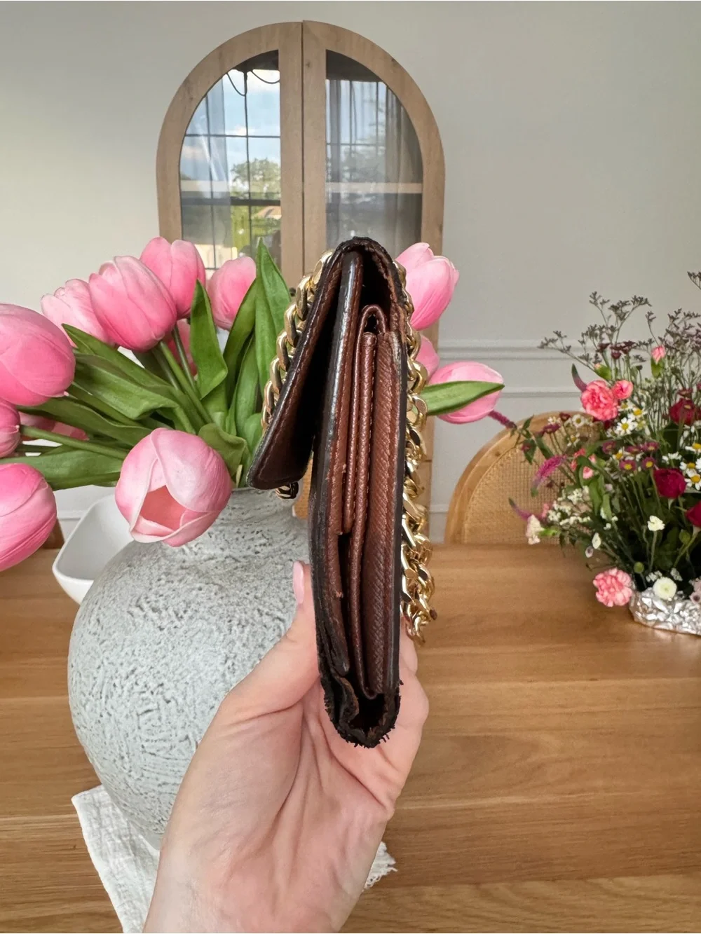 ✅AUTH✅LOUIS VUITTON WALLET IN A CHAIN
